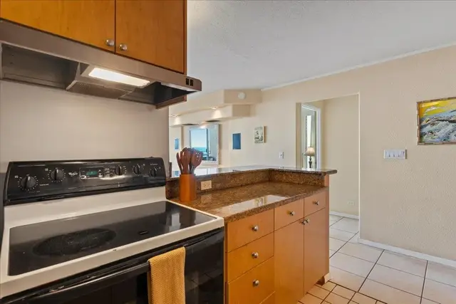 Listing Image for 150 Hauoli St 200 20 of 37