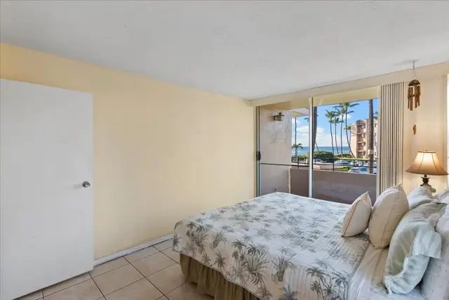 Listing Image for 150 Hauoli St 200 25 of 37