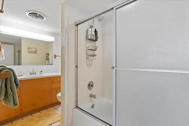 Listing Image for 150 Hauoli St 200 27 of 37