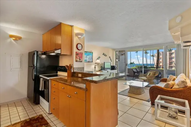 Listing Image for 150 Hauoli St 200 7 of 37