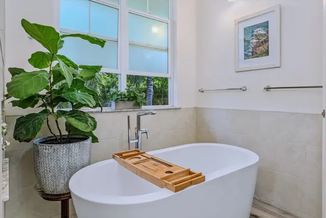 Listing Image for 63 Laukahi St 13 of 32