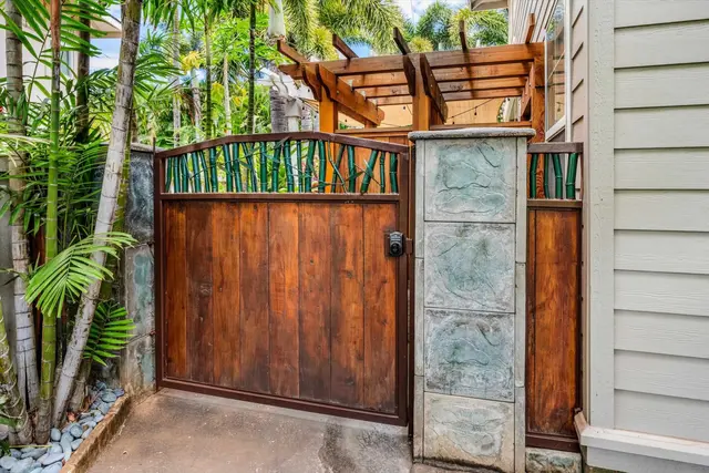 Listing Image for 63 Laukahi St 22 of 32