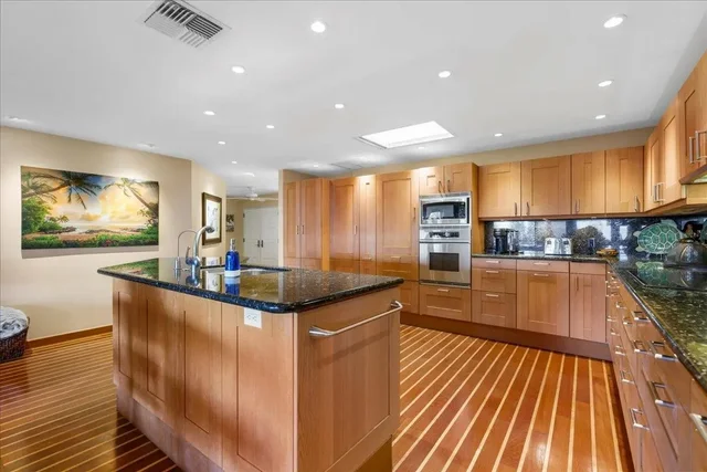 Listing Image for 50 Puu Anoano St 2204 10 of 45