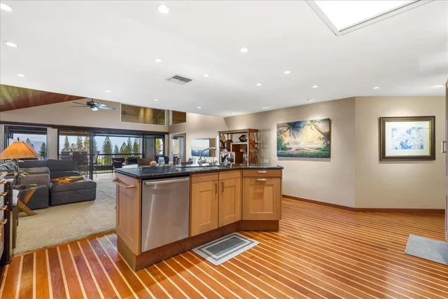 Listing Image for 50 Puu Anoano St 2204 11 of 45