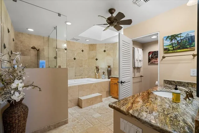 Listing Image for 50 Puu Anoano St 2204 28 of 45