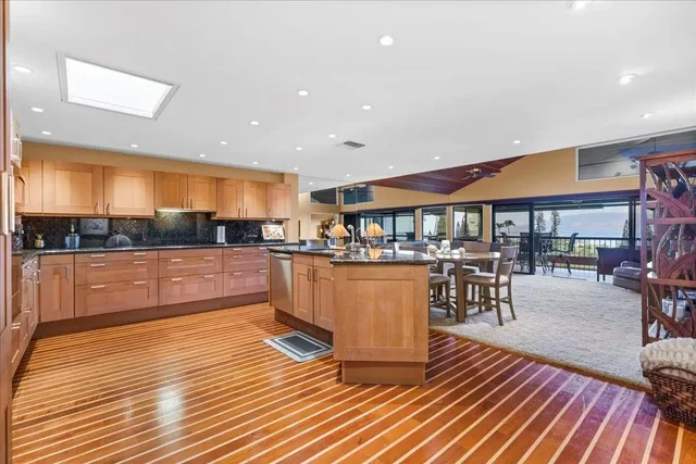 Listing Image for 50 Puu Anoano St 2204 7 of 45