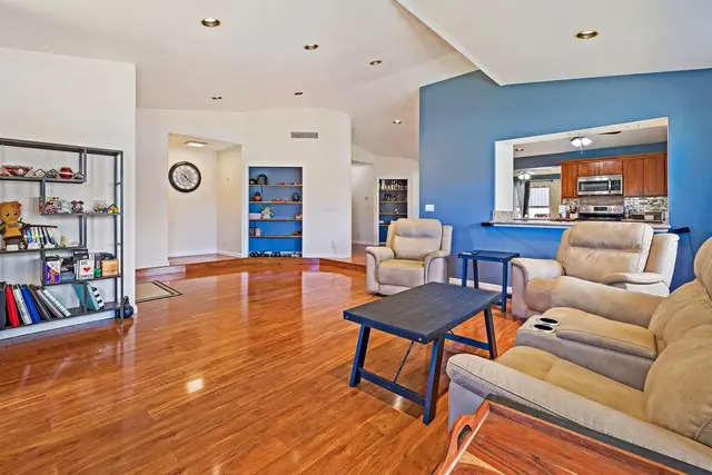 Listing Image for 32 Kuuhale Pl 4 of 28