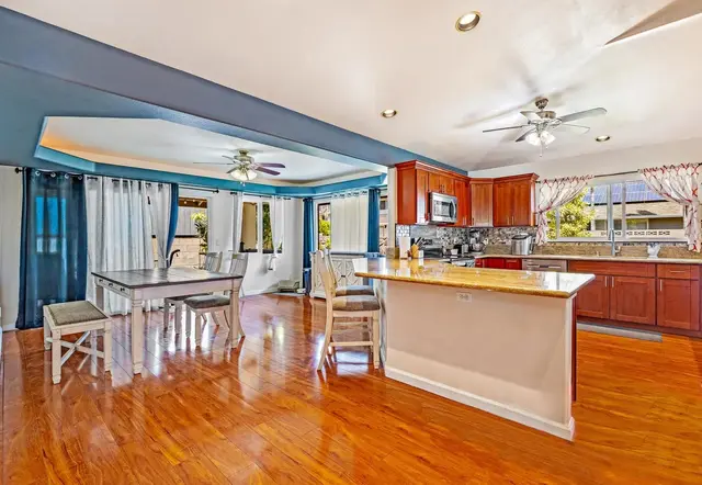 Listing Image for 32 Kuuhale Pl 5 of 28
