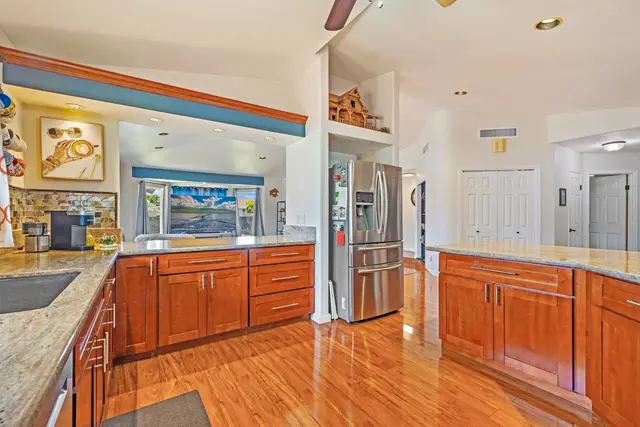 Listing Image for 32 Kuuhale Pl 6 of 28