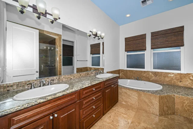 Listing Image for 1050 Kapukaulua Pl 28 of 42