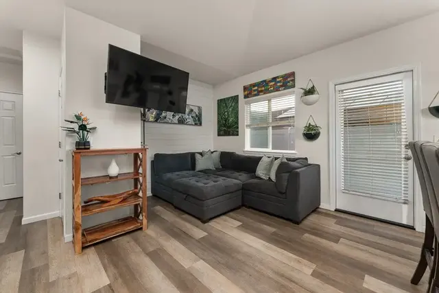 Listing Image for 156 Tam Yau Pl 9c 13 of 46