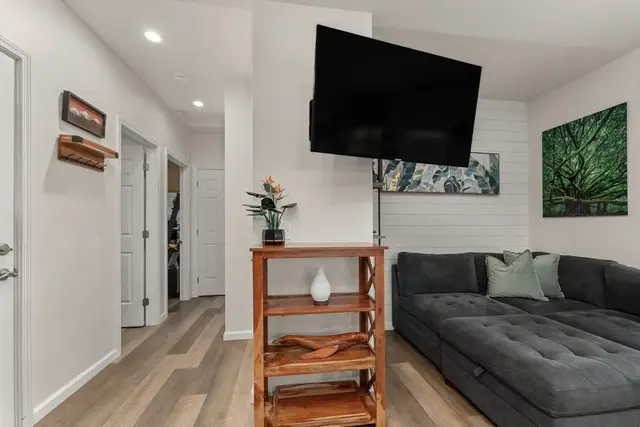 Listing Image for 156 Tam Yau Pl 9c 15 of 46