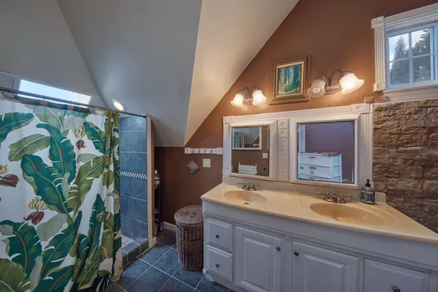 Listing Image for 90 Hakuhee Way 16 of 50