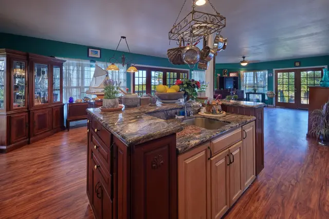 Listing Image for 90 Hakuhee Way 6 of 50