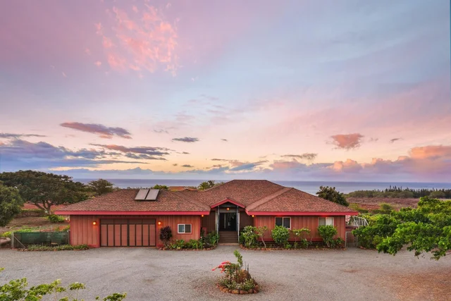 Listing Image for 3820 Kalua Koi Rd 1 of 46
