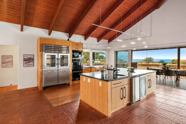 Listing Image for 3820 Kalua Koi Rd 10 of 46