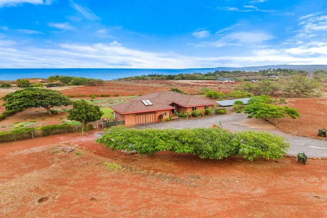 Listing Image for 3820 Kalua Koi Rd 31 of 46