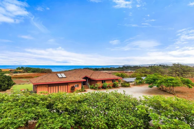 Listing Image for 3820 Kalua Koi Rd 32 of 46