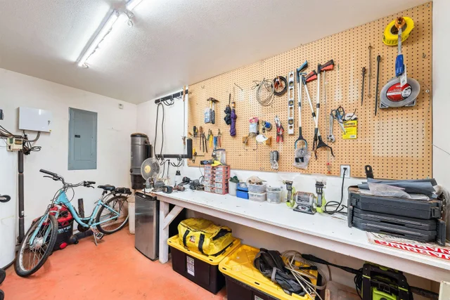 Listing Image for 3820 Kalua Koi Rd 33 of 46