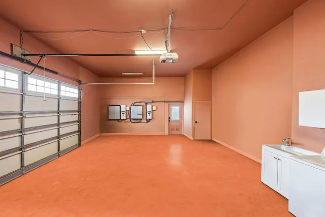 Listing Image for 3820 Kalua Koi Rd 34 of 46