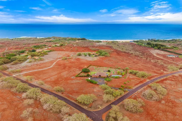 Listing Image for 3820 Kalua Koi Rd 35 of 46