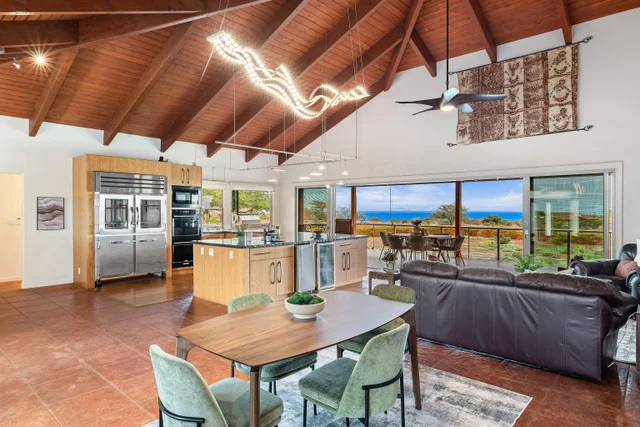 Listing Image for 3820 Kalua Koi Rd 5 of 46