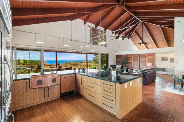 Listing Image for 3820 Kalua Koi Rd 6 of 46