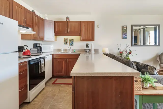 Listing Image for 50 Hauoli St 104 4 of 47