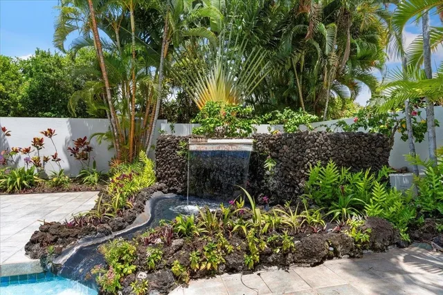 Listing Image for 3933 Wailea Ekolu Pl 46 of 50