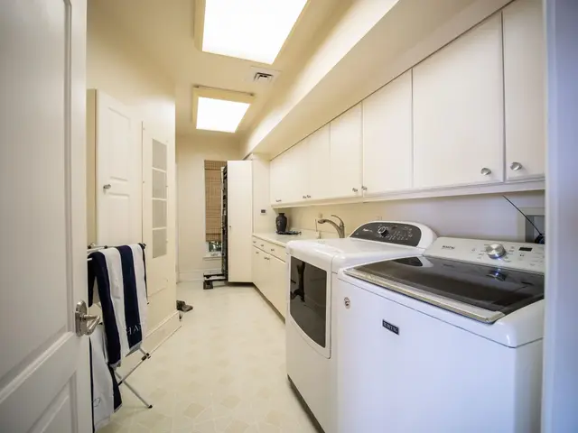 Listing Image for 210 Heleuma Pl 38 of 50