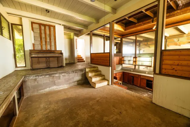 Listing Image for 401 Palani Pl 15 of 40