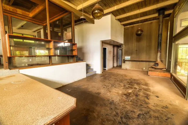 Listing Image for 401 Palani Pl 21 of 40