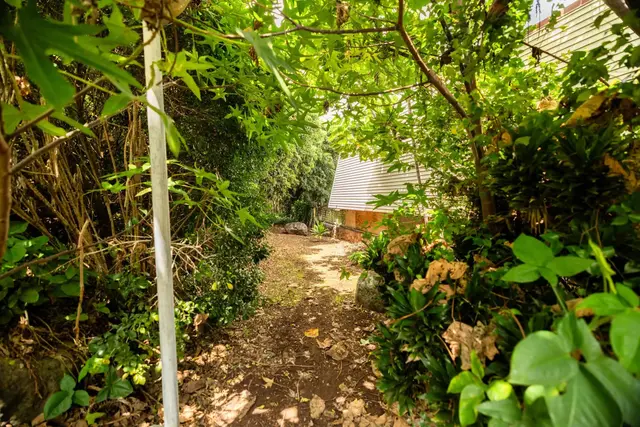 Listing Image for 401 Palani Pl 34 of 40