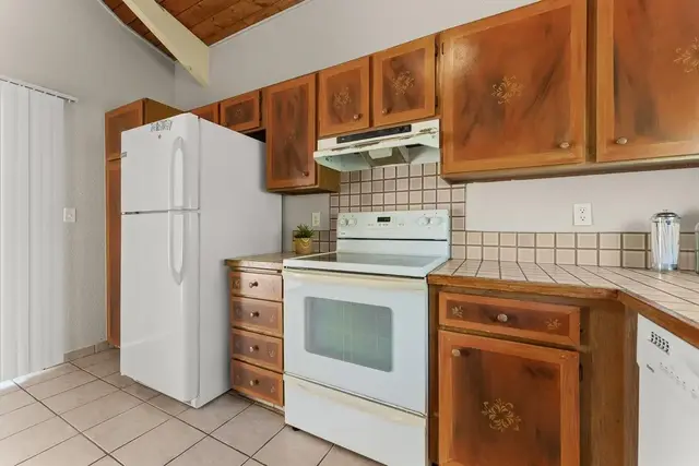 Listing Image for 2172 Auina Pl 14 of 36