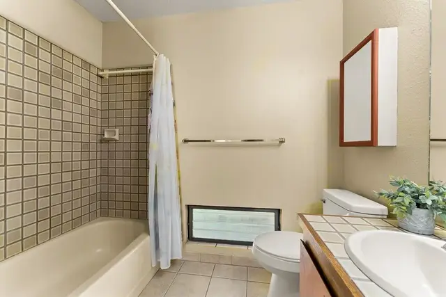Listing Image for 2172 Auina Pl 29 of 36