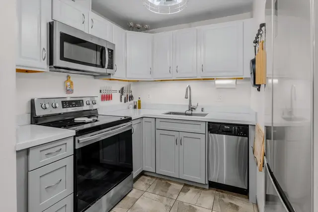 Listing Image for 2050 Kanoe St 102 5 of 38