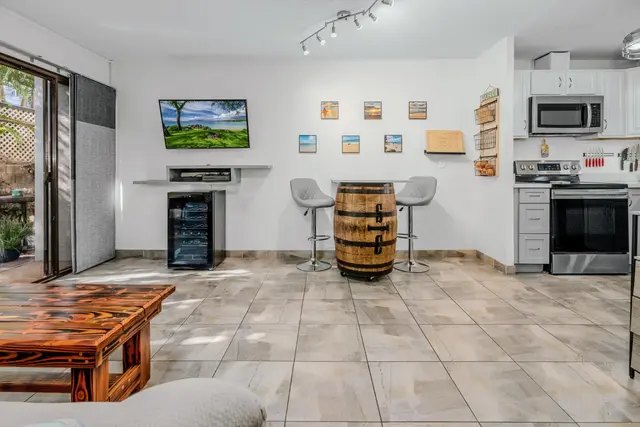 Listing Image for 2050 Kanoe St 102 7 of 38