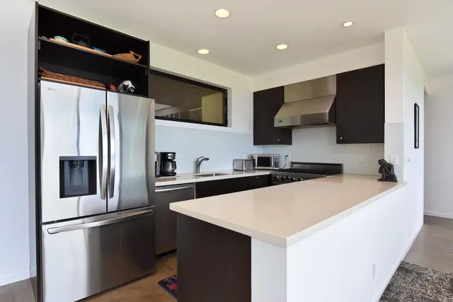 Listing Image for 100 E Huapala Pl 11 of 35
