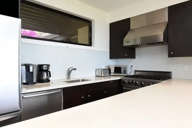 Listing Image for 100 E Huapala Pl 12 of 35