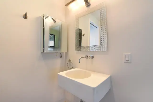 Listing Image for 100 E Huapala Pl 25 of 35