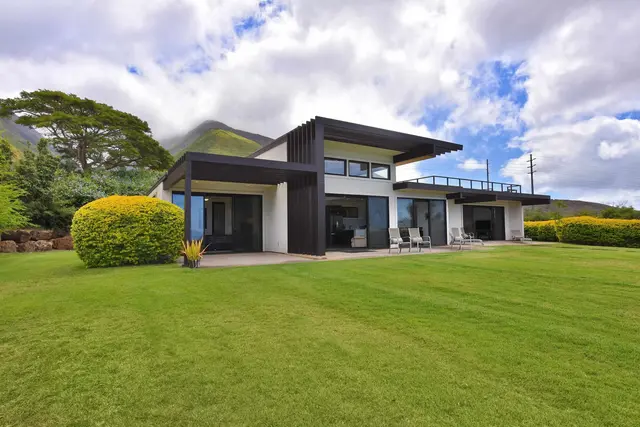 Listing Image for 100 E Huapala Pl 29 of 35