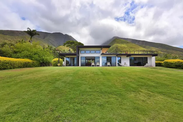 Listing Image for 100 E Huapala Pl 30 of 35