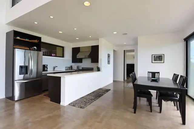 Listing Image for 100 E Huapala Pl 9 of 35