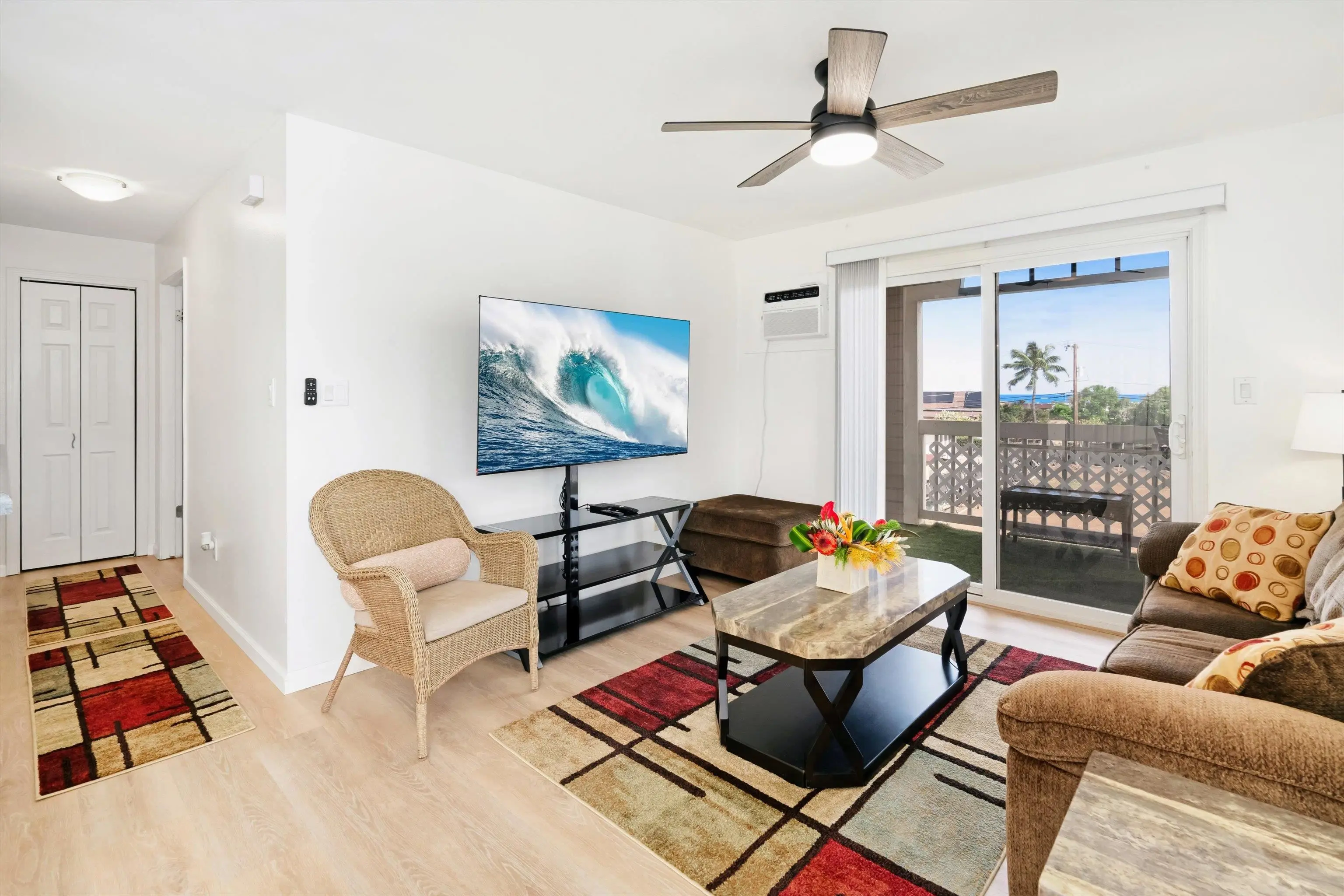 Photo of Listing #408149