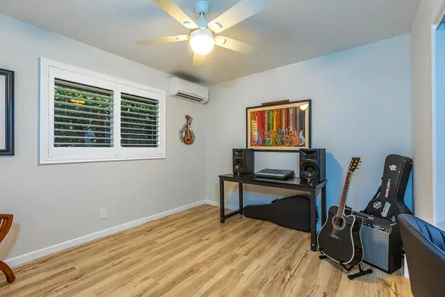 Listing Image for 6 Orchid Pl 35 of 42