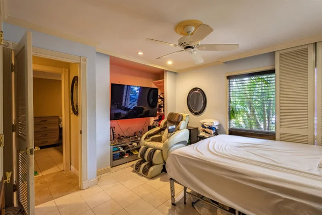 Listing Image for 15 Kulanihakoi St 6d 11 of 27