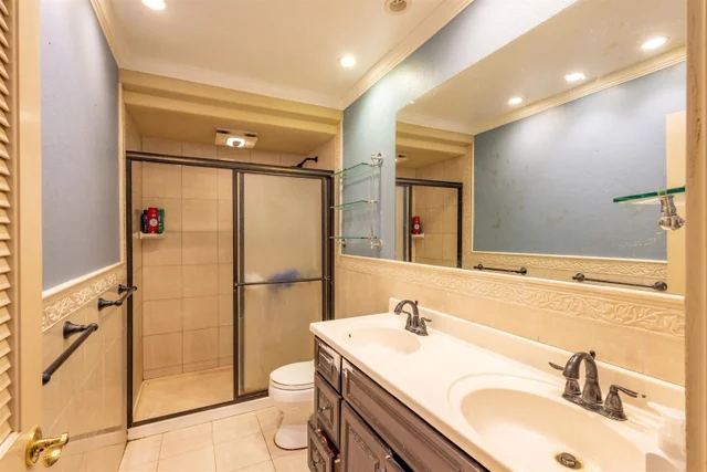 Listing Image for 15 Kulanihakoi St 6d 12 of 27