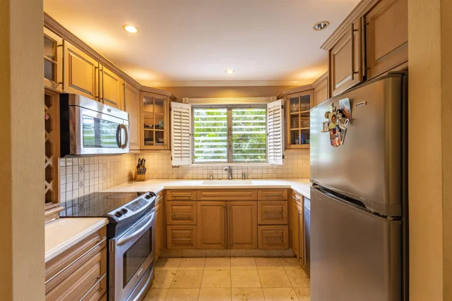 Listing Image for 15 Kulanihakoi St 6d 13 of 27