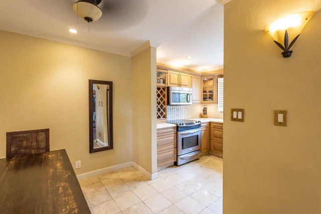 Listing Image for 15 Kulanihakoi St 6d 15 of 27