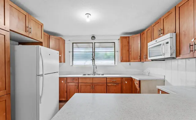 Listing Image for 266 Ani St 6 of 30